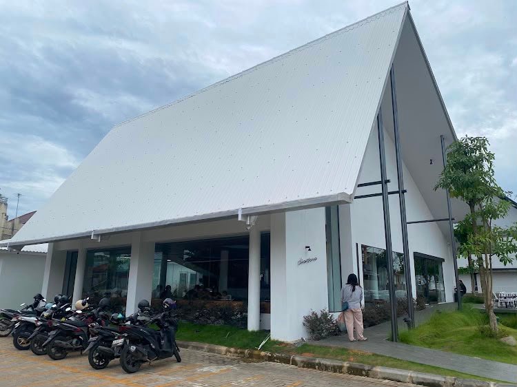 Lagi Cari Tempat Nongkrong di Pontianak? Ini Spot yang Wajib Kamu Datangi: Cafe Diantara